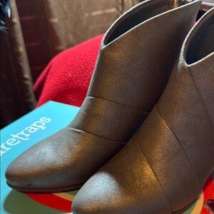 BareTraps Gunmetal Ankle Booties Sleek Design
Still in box BRAND NEW